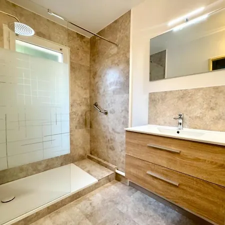 Apartment Albizia - Cure Thermale, Piscine & Parking , Face Au Chateau - Renove 2026