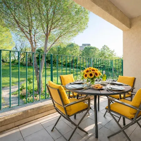 Apartment Albizia - Cure Thermale, Piscine & Parking , Face Au Chateau - Renove 2026 Greoux-les-Bains
