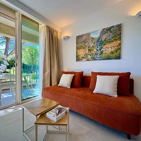 Apartment Albizia - Cure Thermale, Piscine & Parking , Face Au Chateau - Renove 2026 Greoux-les-Bains