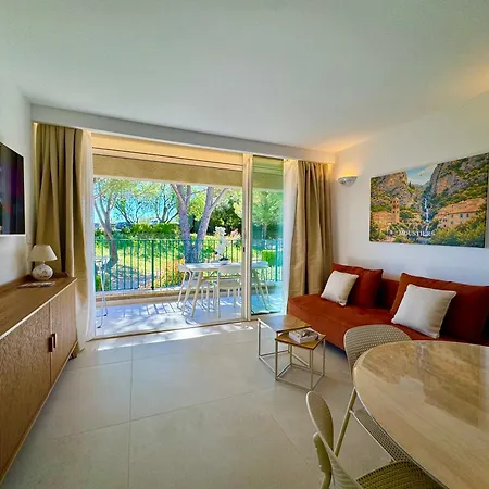 Apartment Albizia - Cure Thermale, Piscine & Parking , Face Au Chateau - Renove 2026