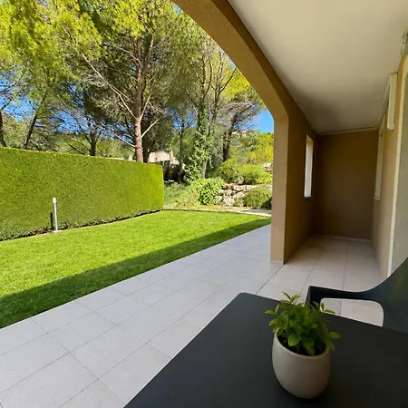 Albizia - Cure Thermale, Piscine & Parking , Face Au Chateau - Renove 2026 * Greoux-les-Bains
